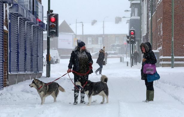 英国降雪：英国面临“150英里”的暴风雪，准确日期的天气图变白了