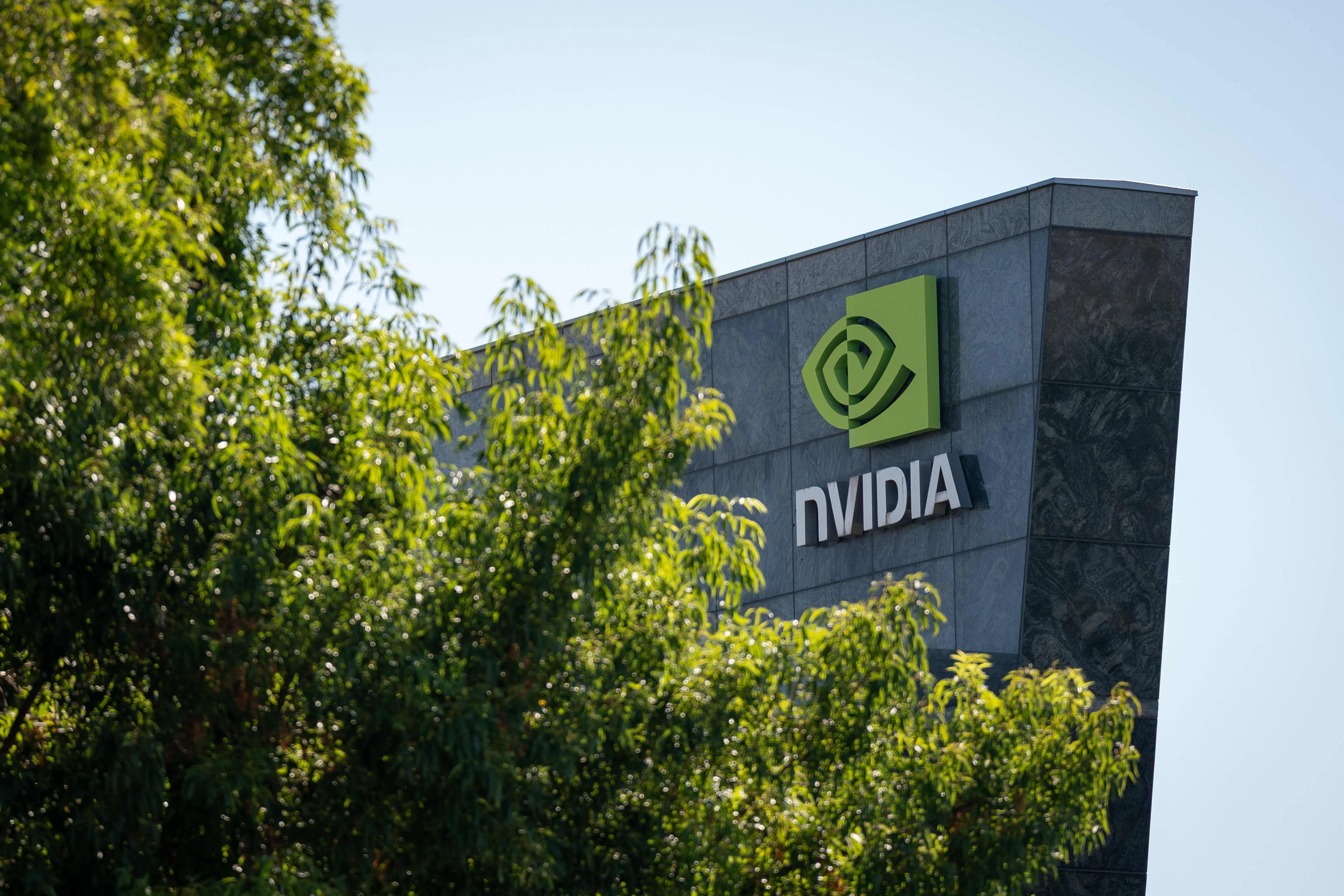 投资策略：英伟达公司（Nvidia Corp .）准备在美国银行上调目标股价之际